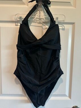 Cupshe halter one piece bathing suit nwt